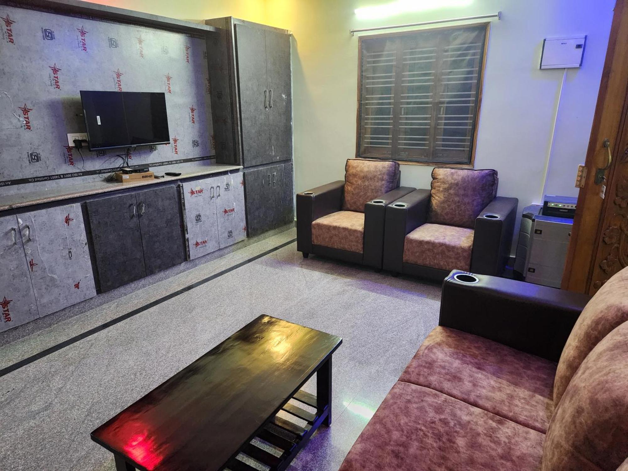 Vanamali Luxury Homestay Tirupati Esterno foto